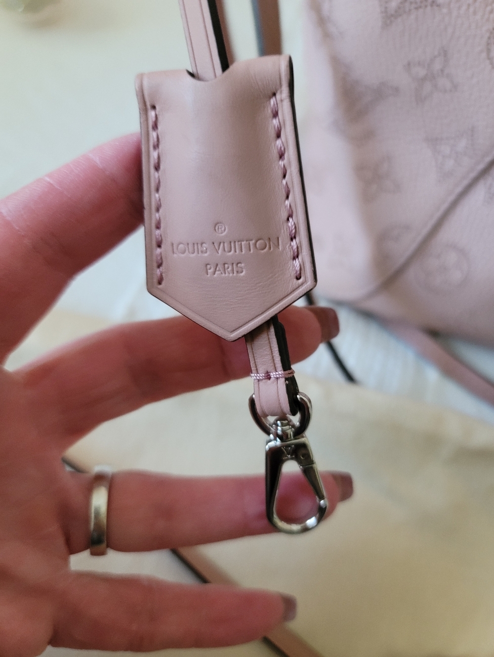 Louis Vuitton Hina PM Handbag Mahina Magnolia - Picture 6 of 7